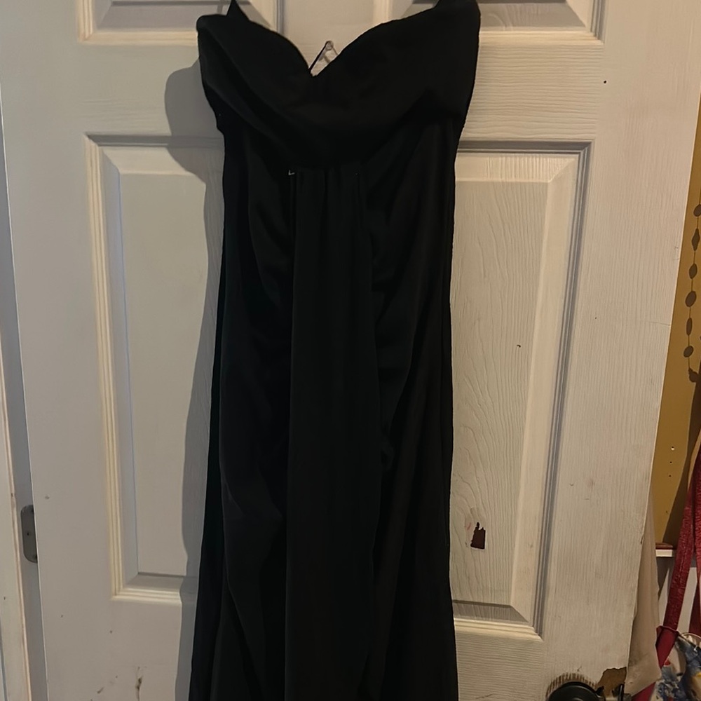 Chic Black Strapless Sweetheart Gown